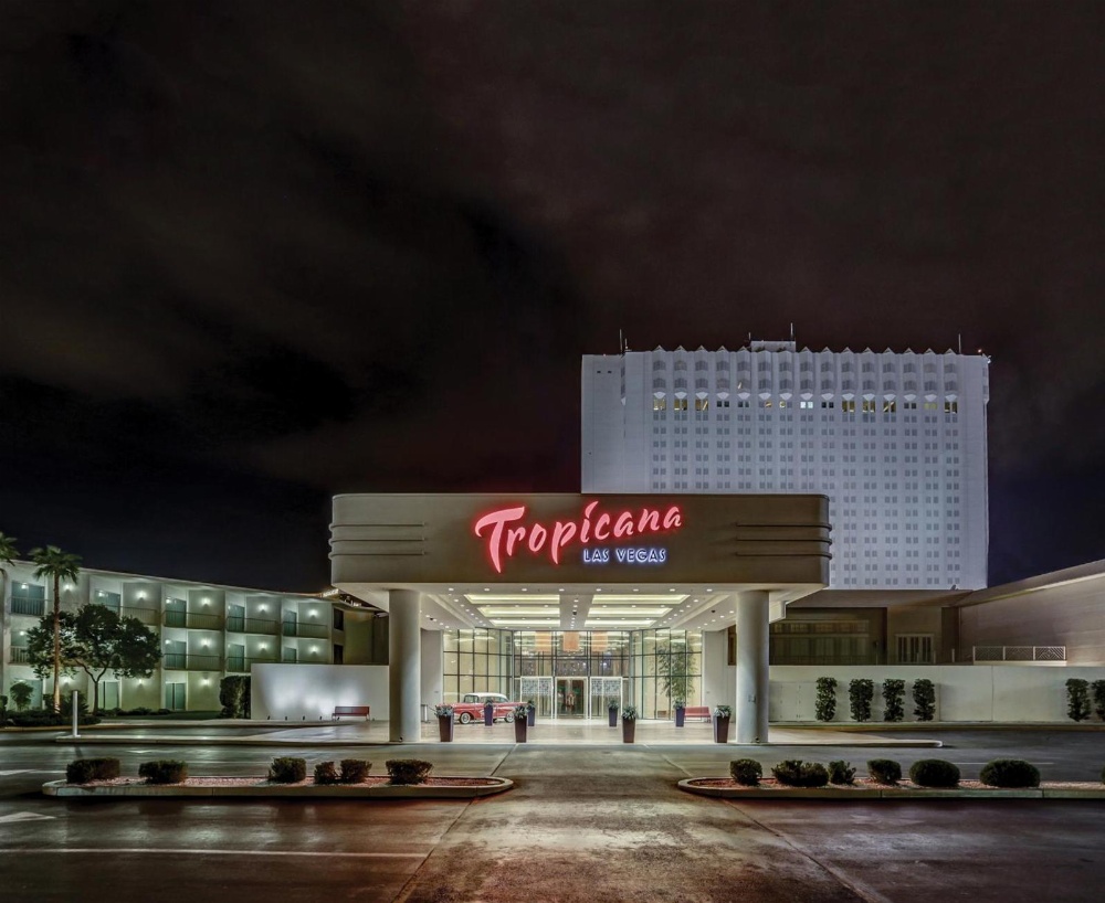 Tropicana Las Vegas a DoubleTree by Hilton Resort & Casino - Free Parking Main image
